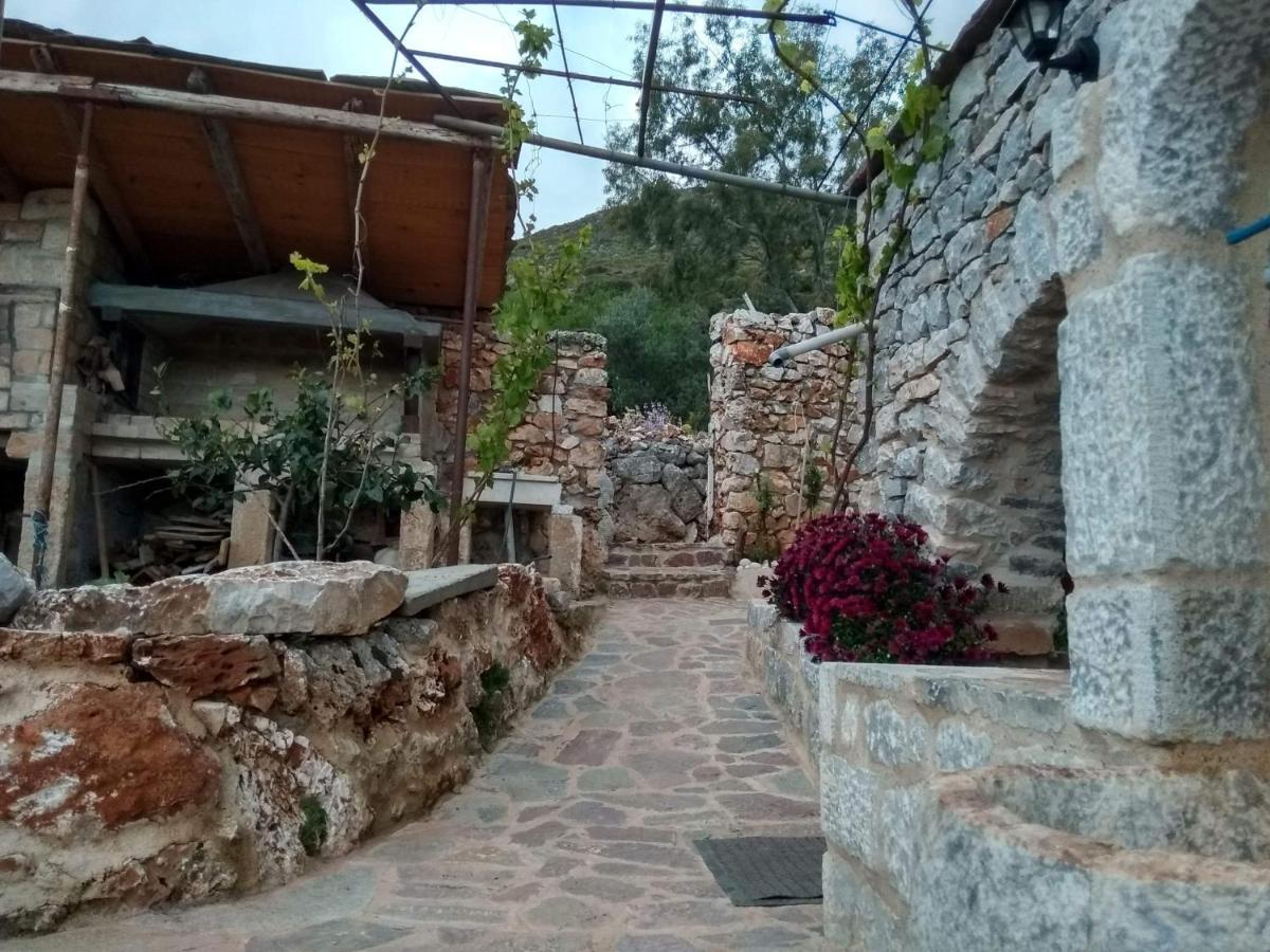 Find Your Peace In A Traditional Country House!! Láyia 외부 사진