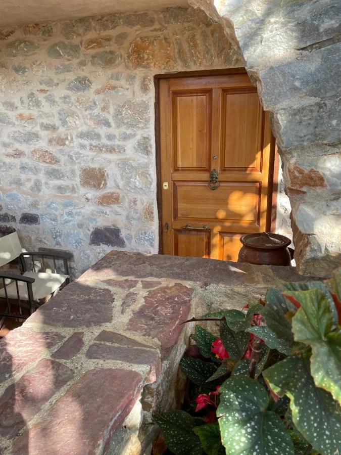 Find Your Peace In A Traditional Country House!! Láyia 외부 사진