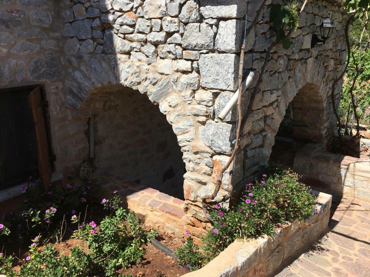 Find Your Peace In A Traditional Country House!! Láyia 외부 사진