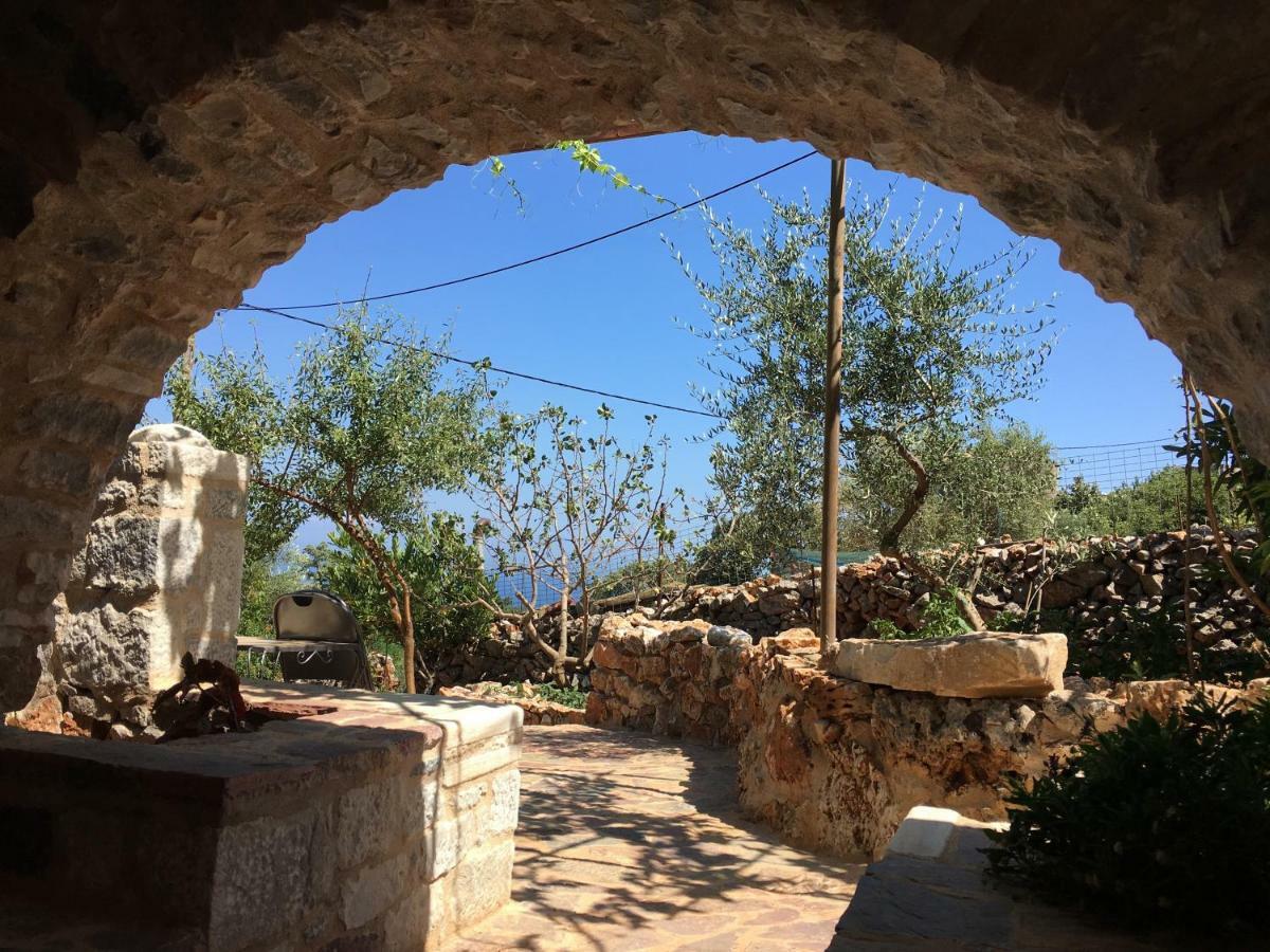 Find Your Peace In A Traditional Country House!! Láyia 외부 사진