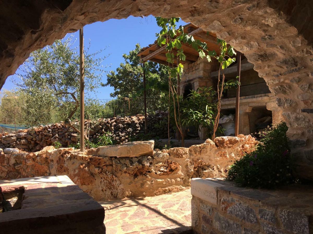 Find Your Peace In A Traditional Country House!! Láyia 외부 사진